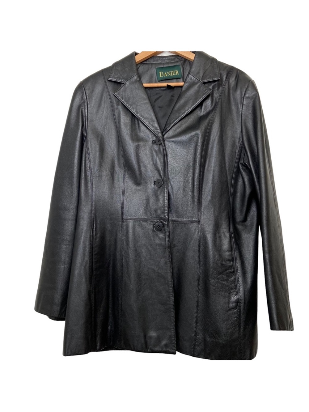 Danier black genuine leather jacket button up with side pockets size 14-16. XL